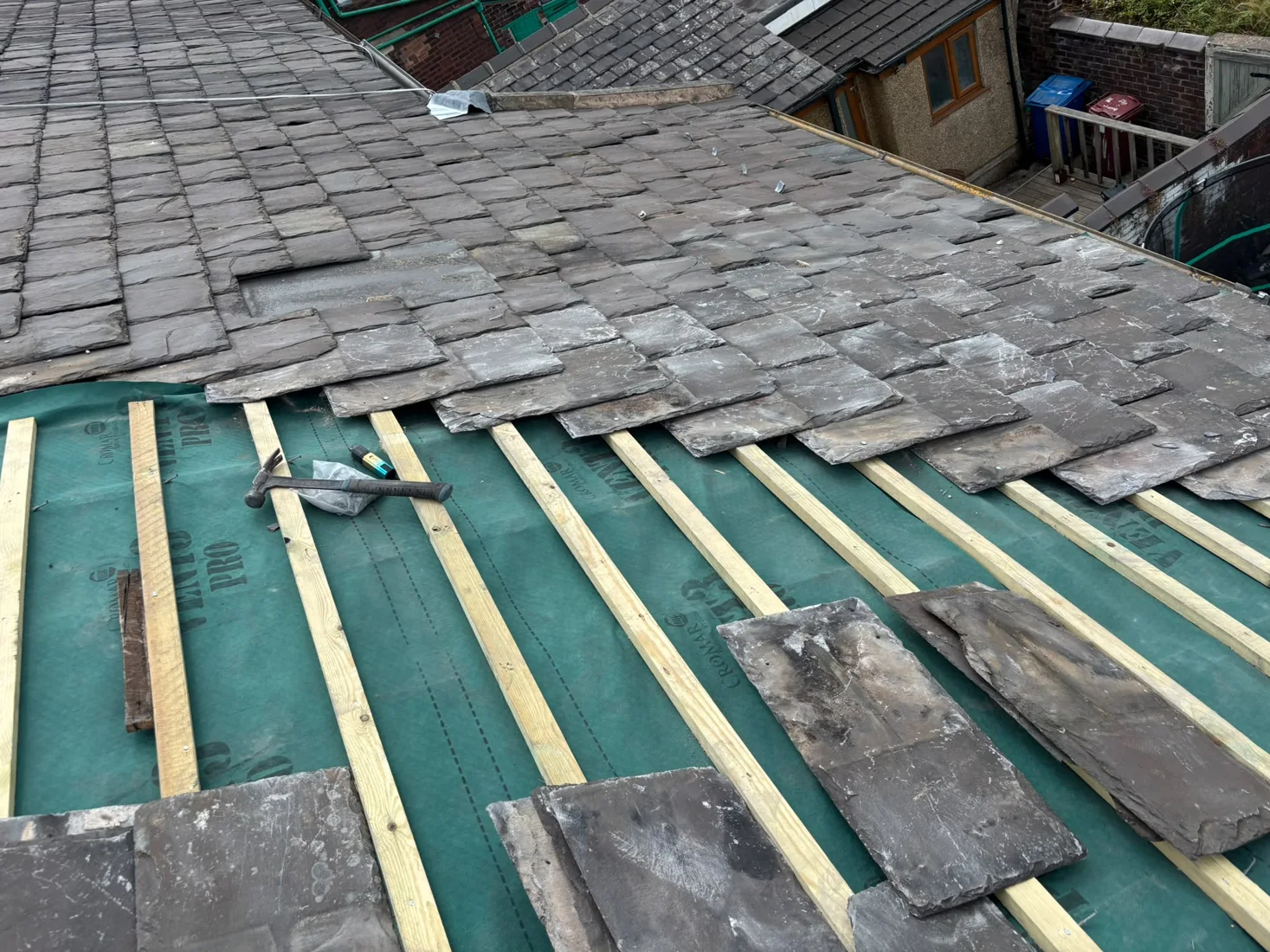 Traditional slate roof repairs