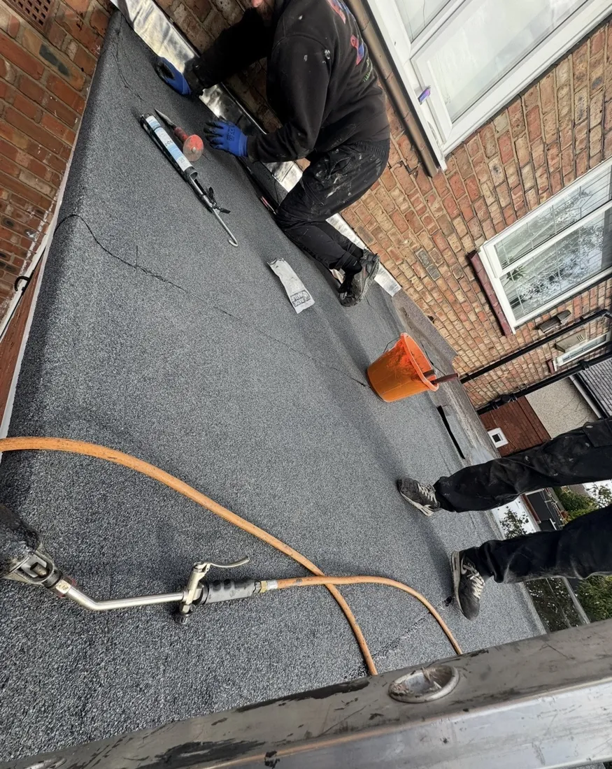 Flat roof felt installation